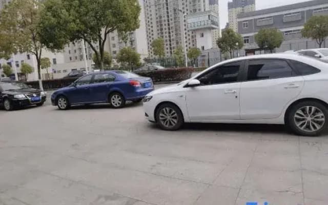 Changee Hotel MINI (Shanghai Zhoupu Fanrong Road Subway Station)