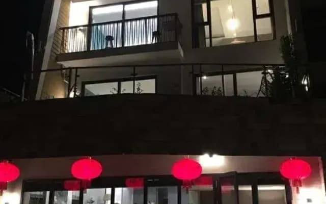 No. 10 Courtyard Villa