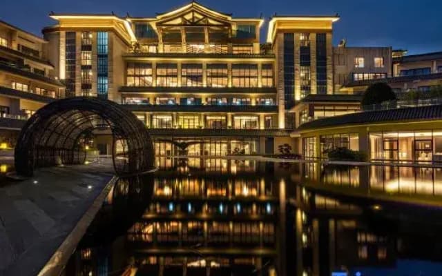 Wyndham Grand Plaza Royale Peach Blossom Hot Springs Resort Hunan