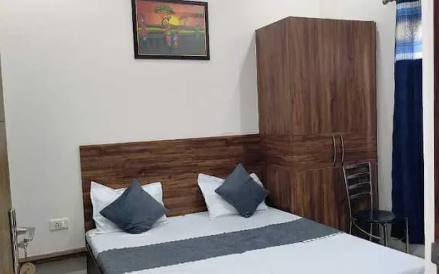 Parvati Home Stay