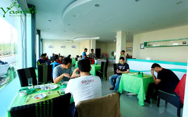 Yasmin Hotel & Restaurant
