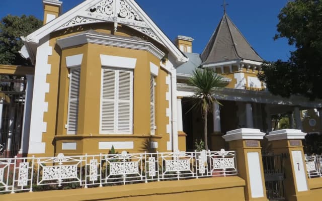 Ashanti Guest House Gardens - Hostel