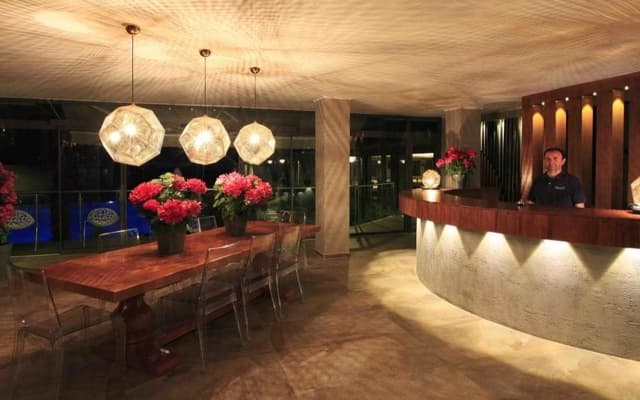 Sun City Apartments & Hotel