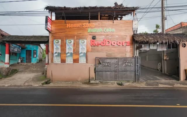 RedDoorz Near Pantai Karang Hawu Pelabuhan Ratu