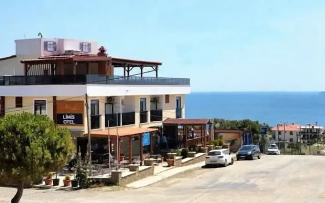 Li̇mi̇s Otel