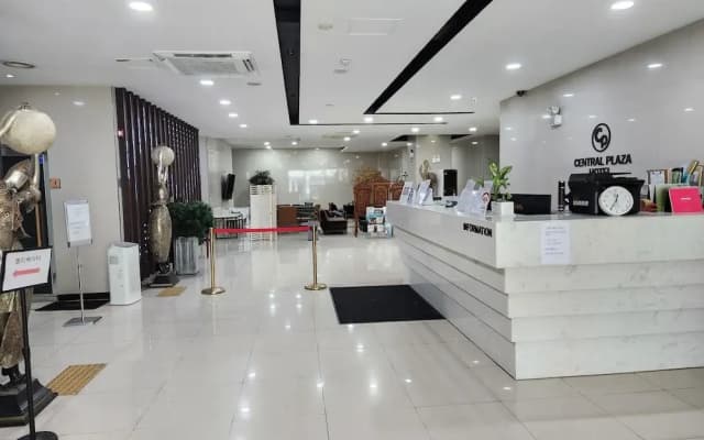 Central Plaza Hotel