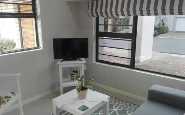 Two Vines Romantic Guest Studio (Adults Only)