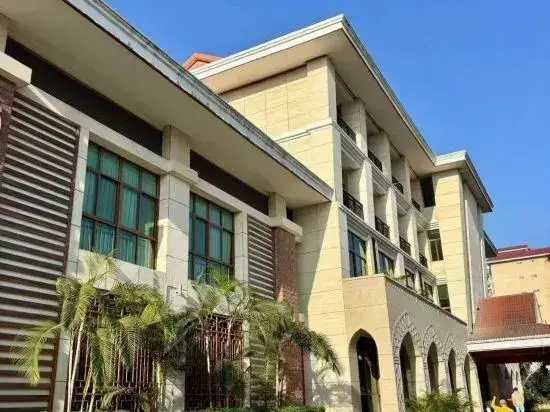M Village Hotel Ton That Dam