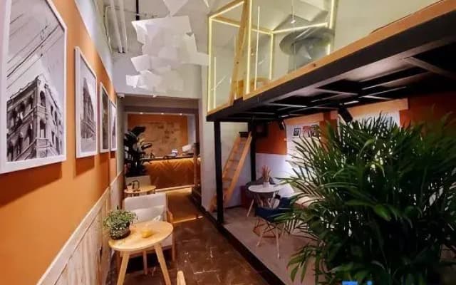 Huamin Youth Hostel (Shanghai Nanjing East Road Pedestrian Street)