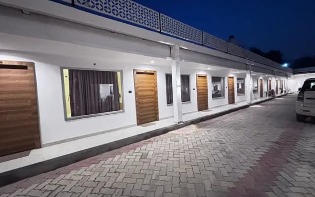 Hotel Omkar Palace