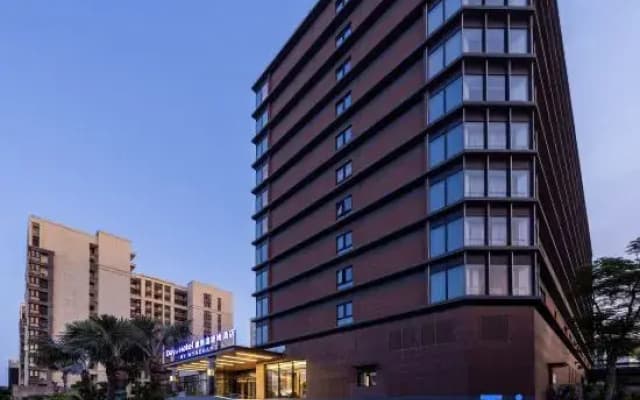 Days Wyndham Hotel (Haikou Meilan International Airport) at Greenland Binbin City, Meilan District