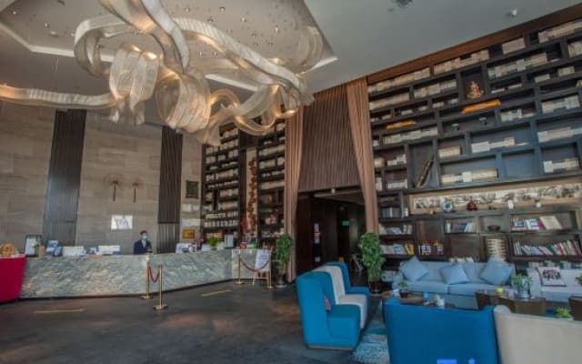 Minshan Yinqiao Hotel