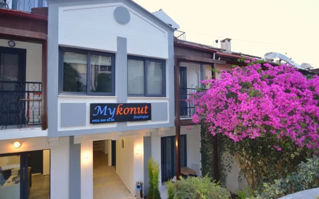 Mykonut Boutique Suites