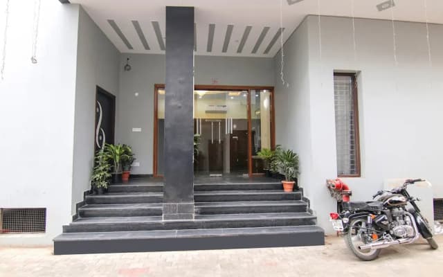 Fabhotel Moon Trip