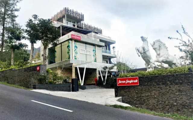 Villa Jaran Jingkrak - Hostel