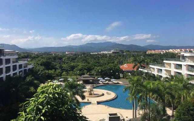 Xinglong Old Banyan Hotel