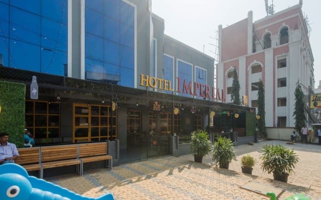OYO 13857 Hotel Imperial