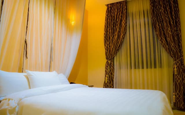 Fourth Parklands Guest House & Conference