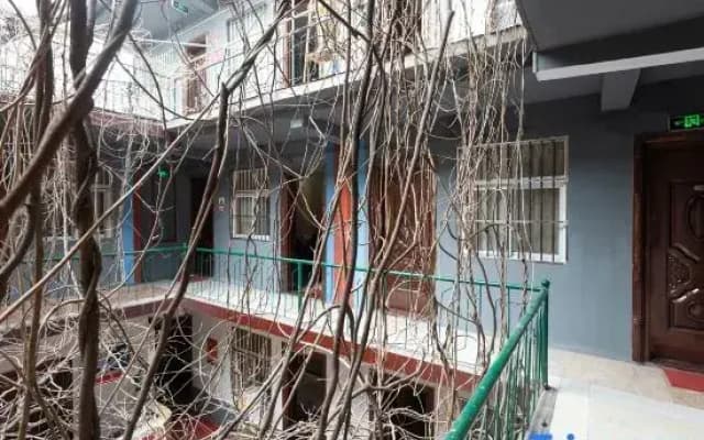 Zhumadian street guest hotel