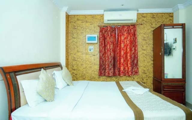 Hotel Manohar Palace