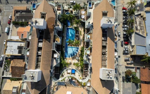 Boulevard 308B - Excelente cobertura em condomínio de luxo no centro de Bombinhas - Piscina - Jacuzzi - Academia - Portaria 24h
