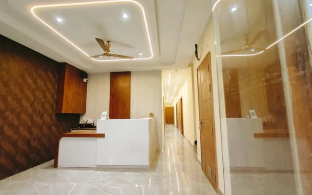 Hotel Babylon Regency
