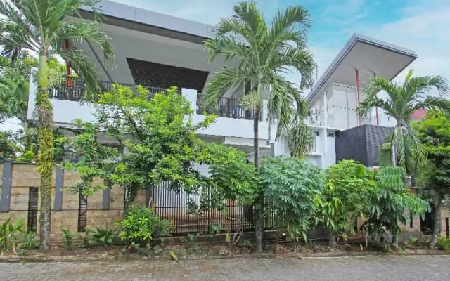 Oyo 91665 D'prof Exclusive Guesthouse