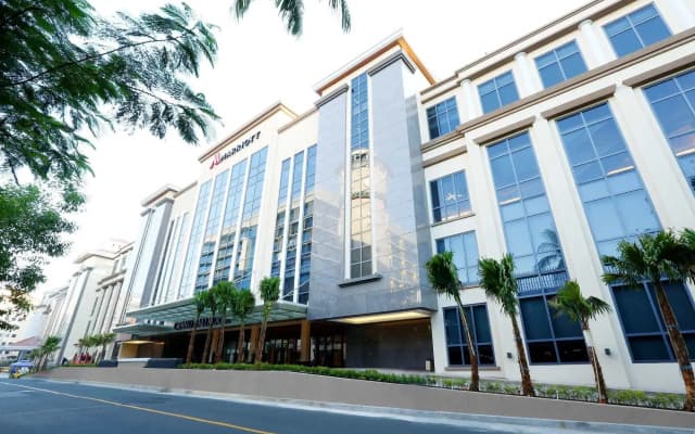 Manila Marriott Hotel at Newport World Resorts