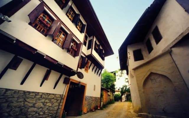Serbetci Konak