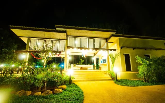 Chomphu Resort Khaolak