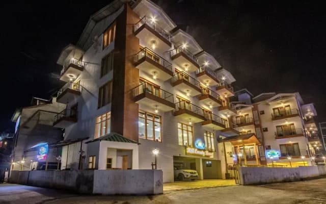 OYO 10786 Hotel Hill County