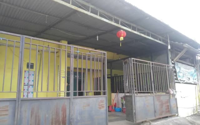 Express O 91281 Guest House Indah Jaya