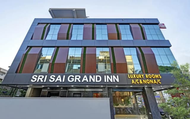 Itsy Hotels Sri Sai Grand Inn
