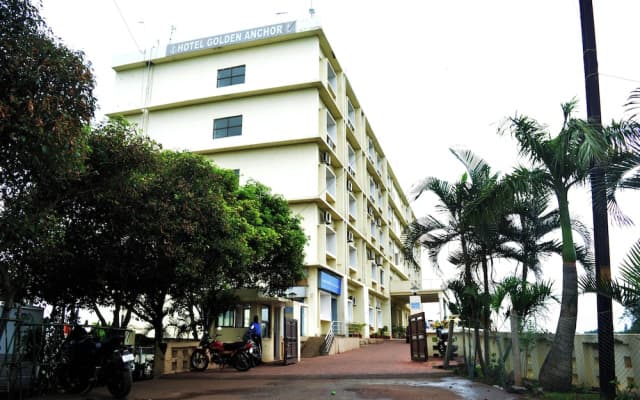 Hotel Golden Anchor Dhamara
