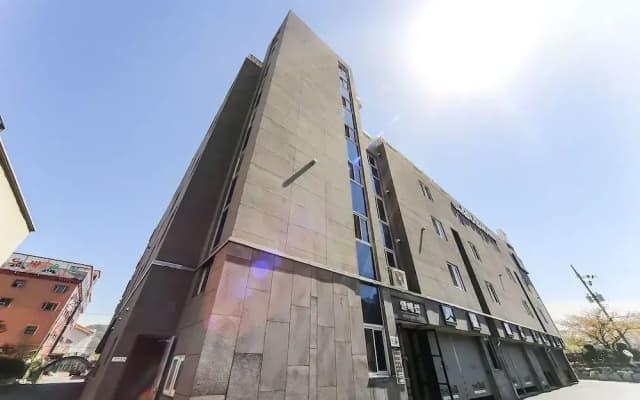 Changwon Buk-Myeon the B and B Hotel