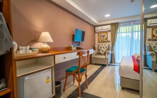 Siri Nakornpink Chiang Mai Hotel (Sha Plus+)