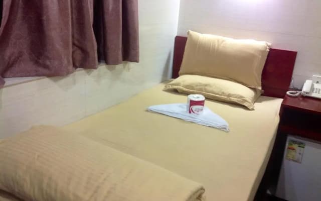 New Yan Yan Guest House reception 9th floor Flat E4 E6