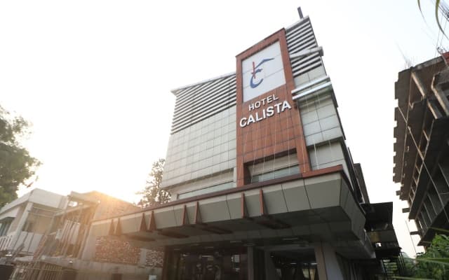 OYO 9978 Hotel Calista