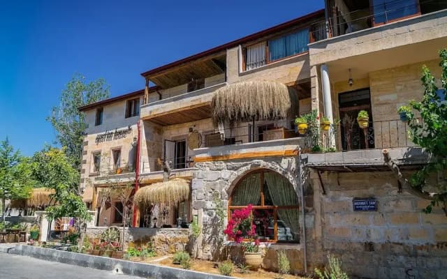 Aysel Inn House