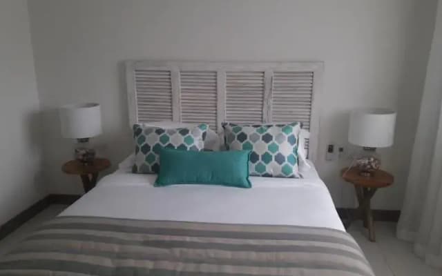 L'Escale Beachfront Luxury Suite By Dream Escapes
