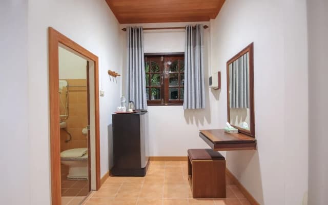 OYO 75353 Loy Chalet Resort