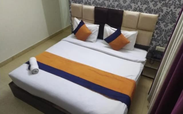 Staygo Hotel Near Haridwar Railway station