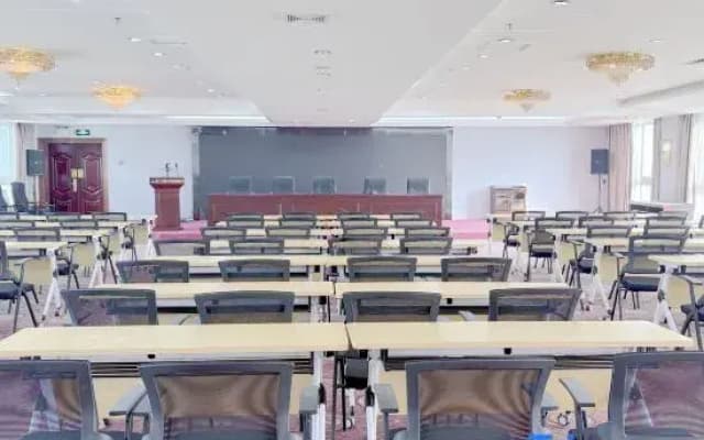 Yasfeir Hotel (Wuzhou South High-speed Railway Station, Canghai Lake, Fozidian Branch)