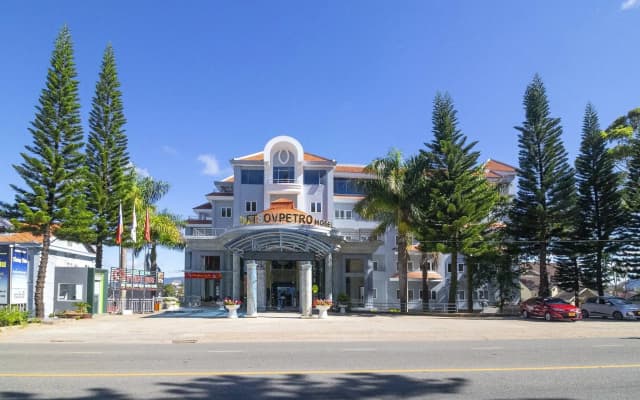 Vietsovpetro Hotel