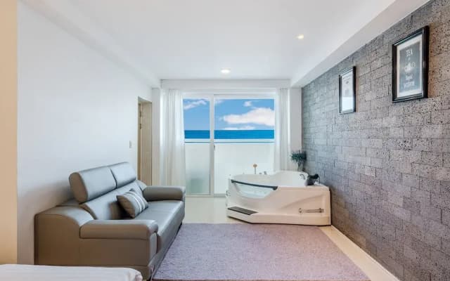 Uljin Sea and Moment Pension