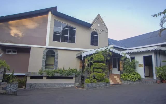 Capital O 23718 Sood Garden Retreat