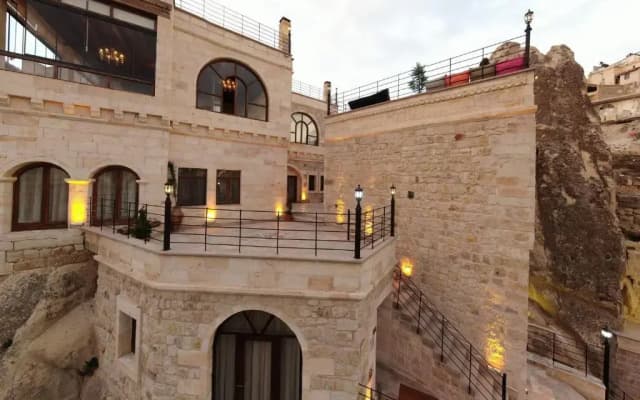Serenus Cave Suites