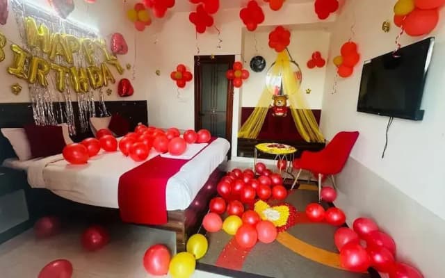 The Swarnim Hotel And Banquet