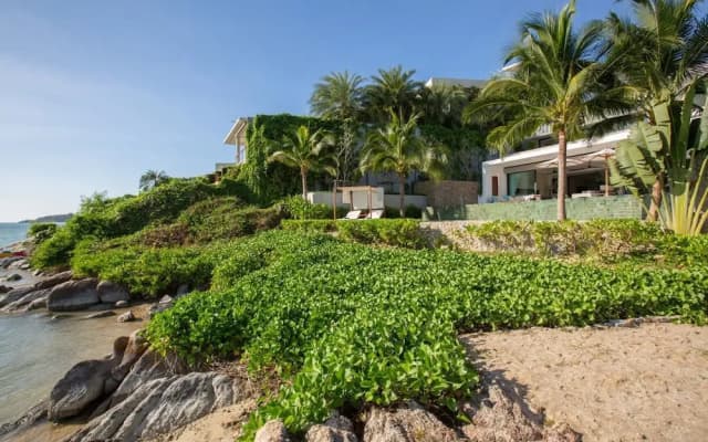 Solaris 3-bedroom Beachfront Villa in Koh Samui