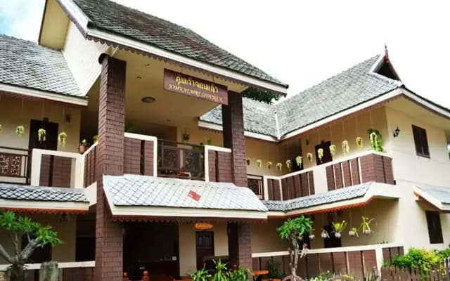 KhumJaoJomKaew Resort